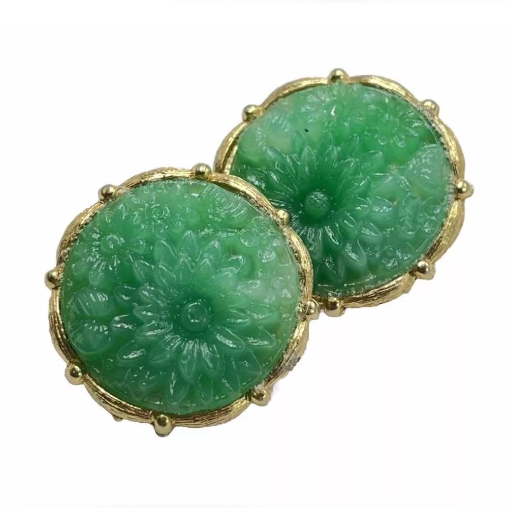Peking Glass Moulded Vintage Green Floral Gold Tone Clip On Earrings - Picture 5 of 7